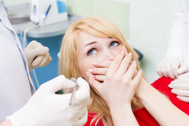 Eine Patientin mit Zahnarztangst